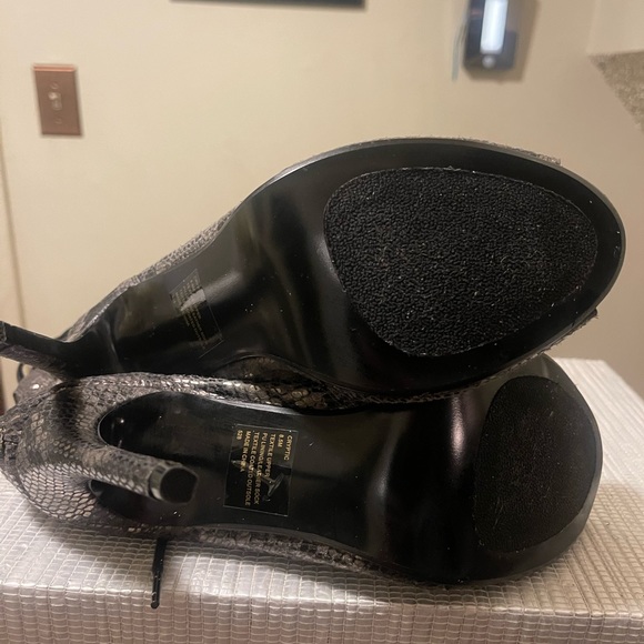 Steve Madden Cryptic Snake Gladiator Boot - Picture 3 of 8